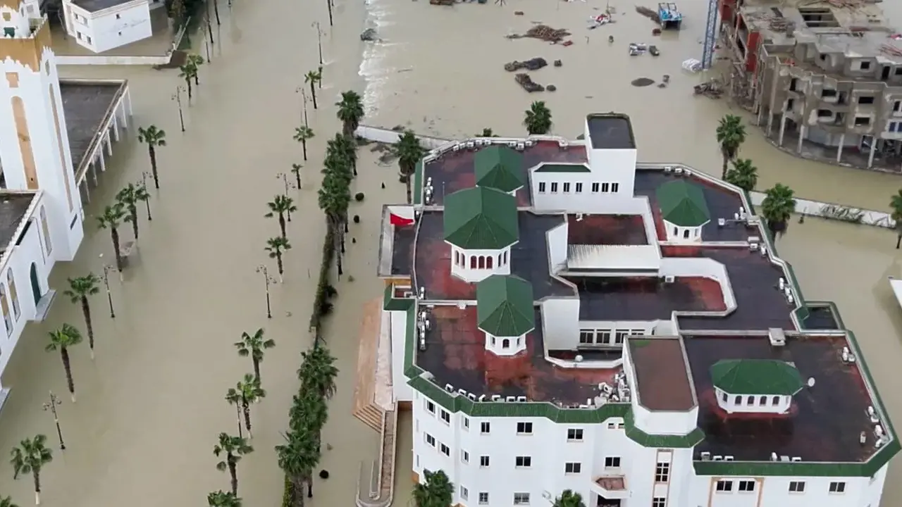 كوارث طبيعية.. حرائق تجتاح الجنوب وفيضانات مدمرة تضرب المغرب وسوريا